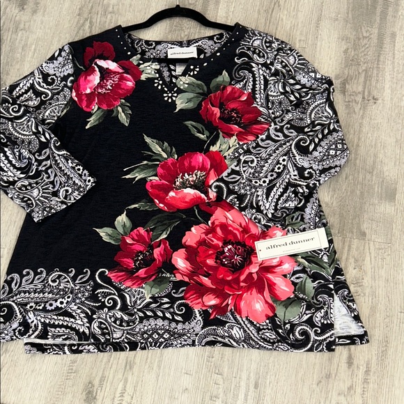 Alfred Dunner Tops - Alfred Dunner Black and Red Floral Paisley Long Sleeve Top